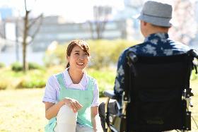 ヘルパー1級・2級(北区、資格不問、8時半~17時半、16時45分~10時15分)
