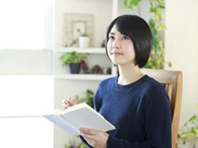 一般事務(化粧品に関する受付/週休2日/8時-20時の間で8H)