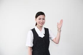 ホテルスタッフ(フロント 時給1700円 経験活かせる 夜勤 日払 来社不要)